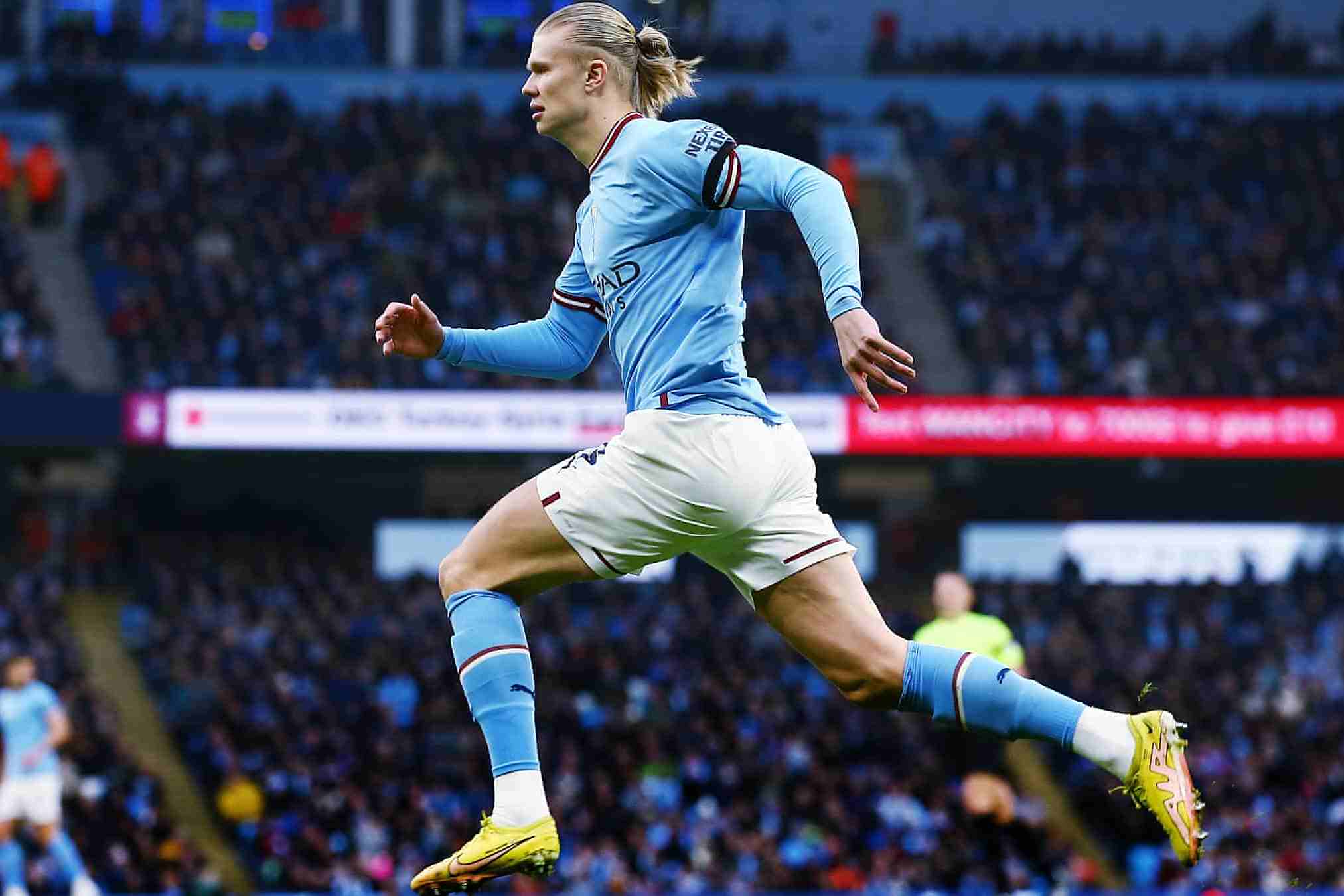 关于阿扎伦卡新星出色发挥表现突出，法国队前途光明！的信息